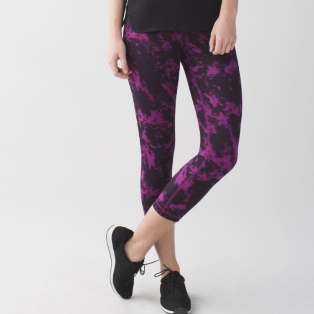 Lululemon Wunder Under Crop II Athletic Leggings Plum Black Size 4